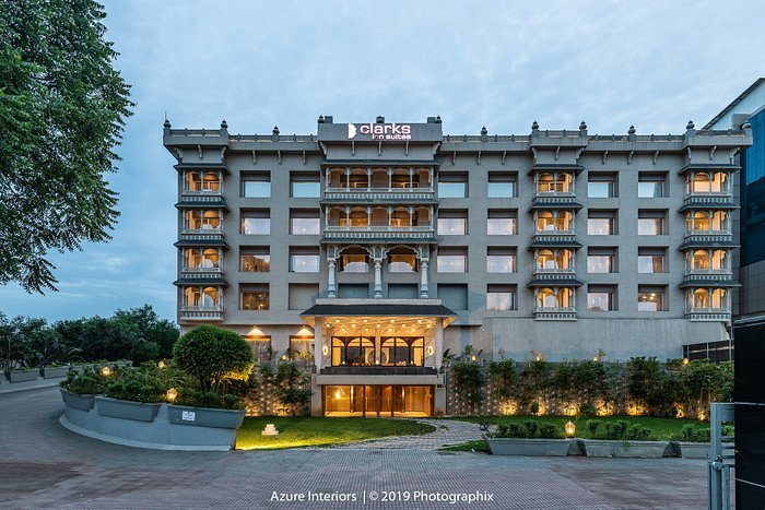 CLARKS INN SUITS, NEAR RAIPUR AIRPORT