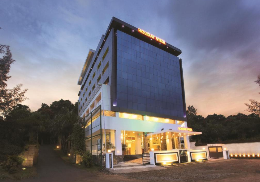 HOLIDAY VISTA LUXURY HOTEL & SPA